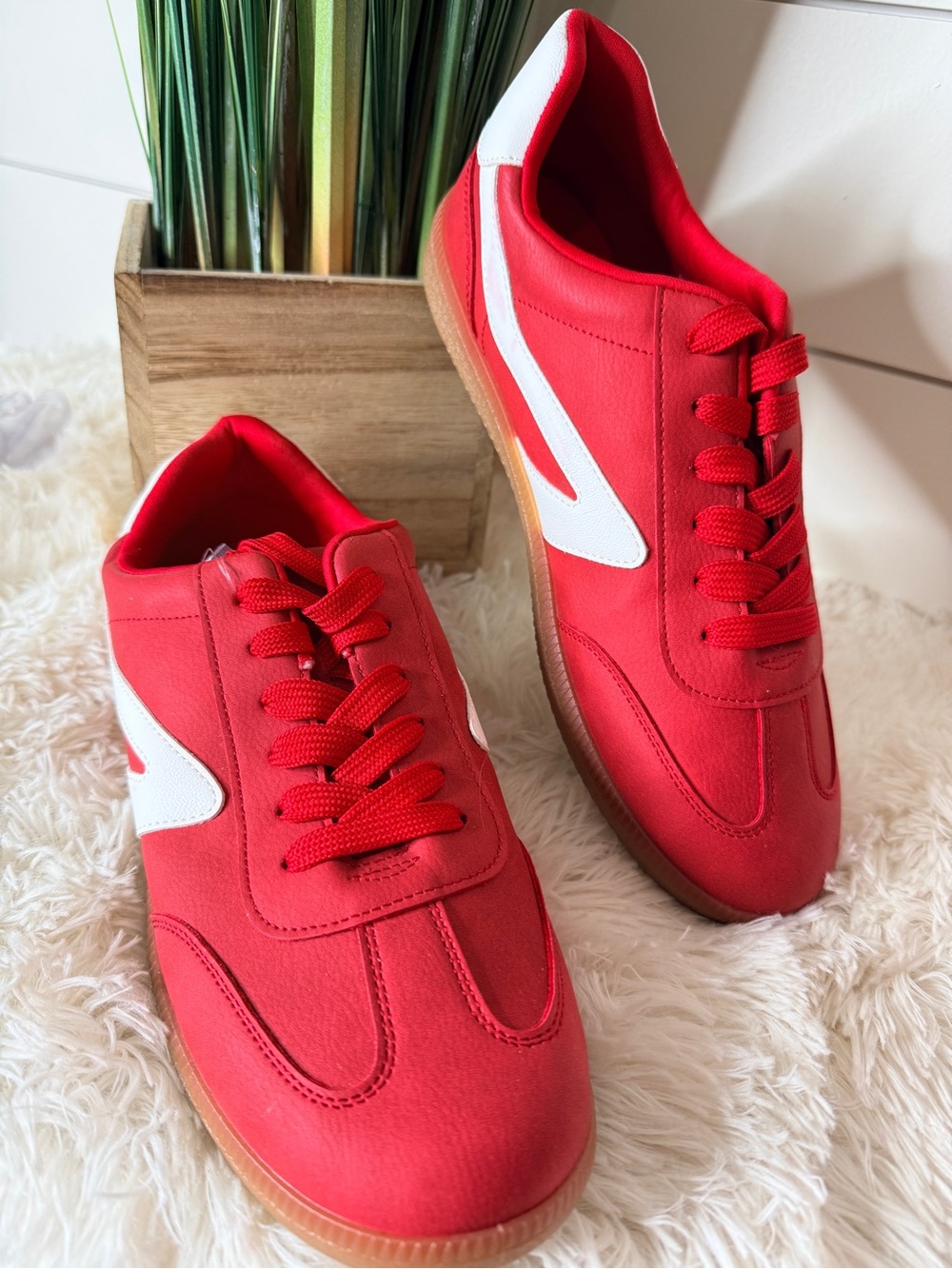 DV by Dolce Vita Quantum Faux Leather Retro Lace Up T-Toe Sneakers Red Size 9 - Picture 4 of 10